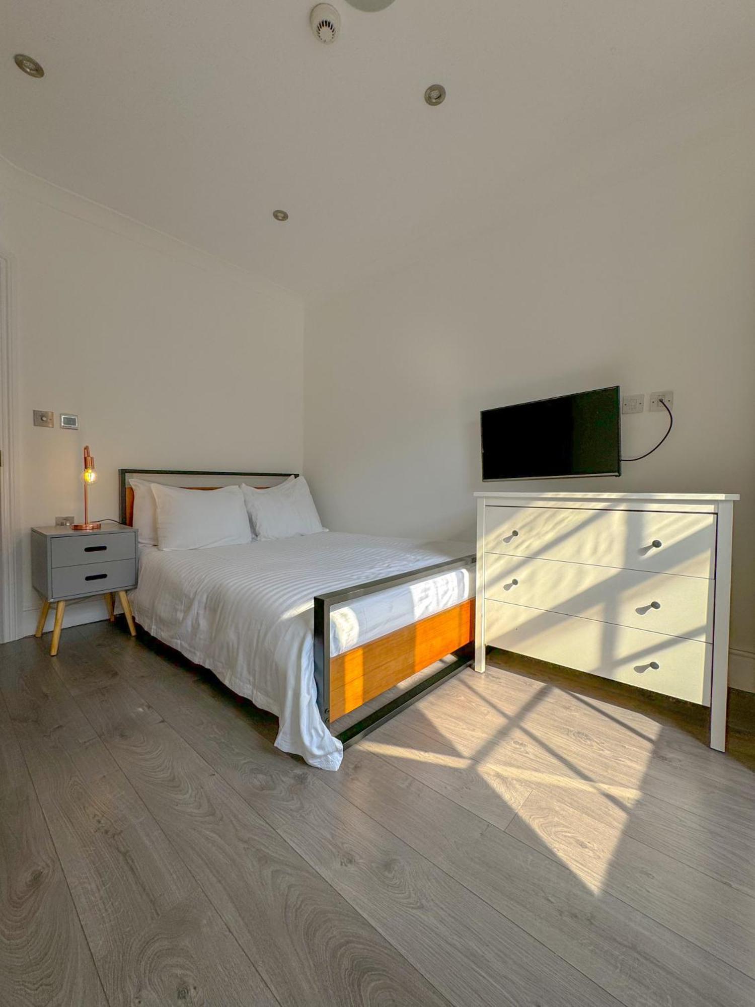Conway Apartments Лондон Екстериор снимка