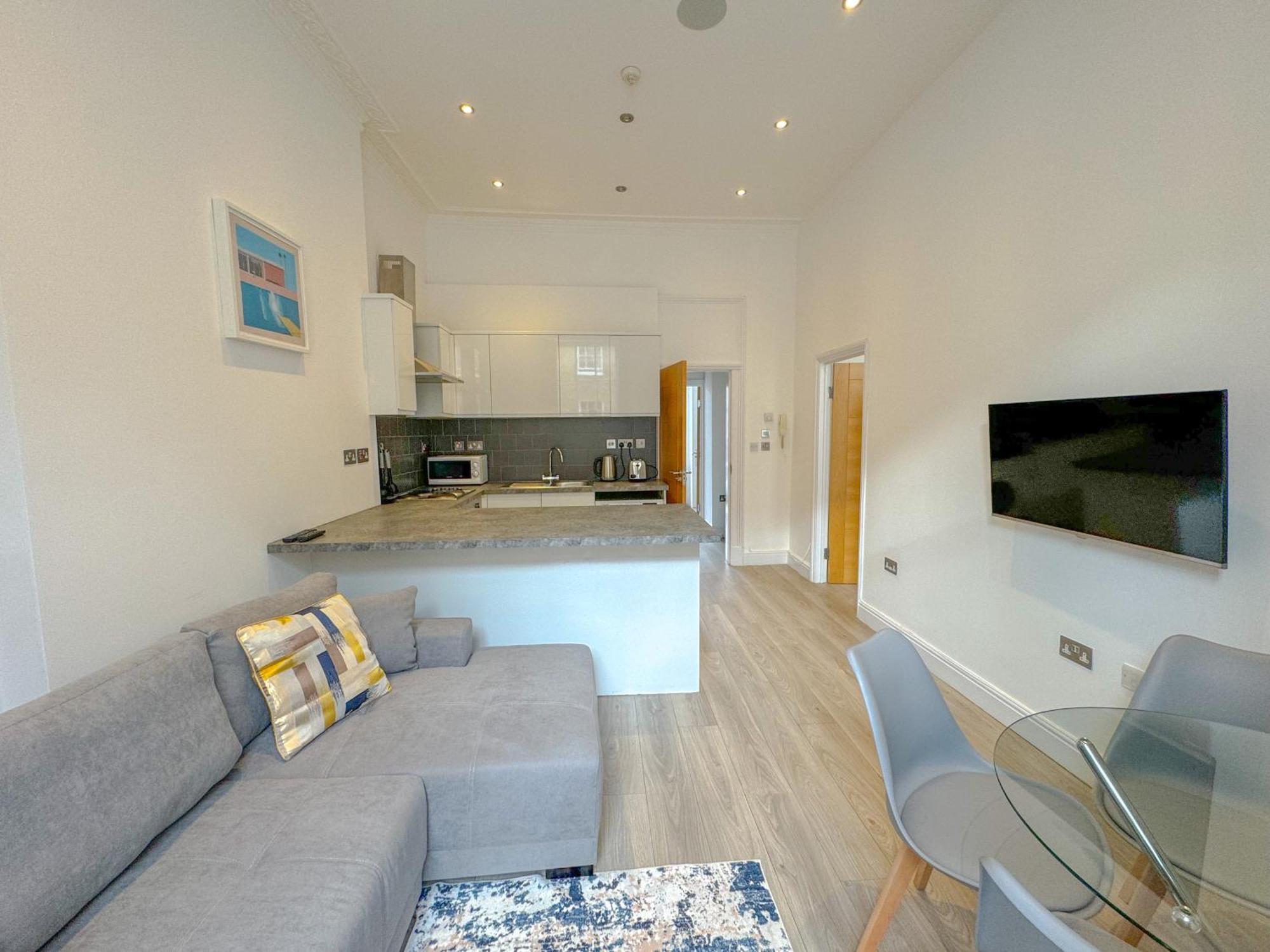 Conway Apartments Лондон Екстериор снимка