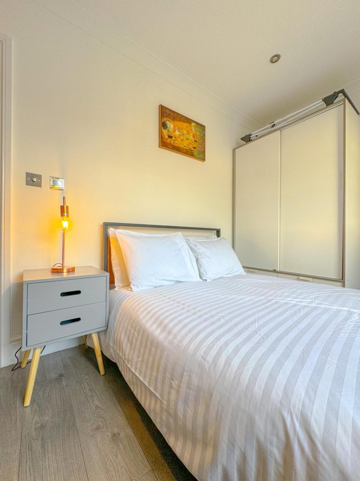 Conway Apartments Лондон Екстериор снимка